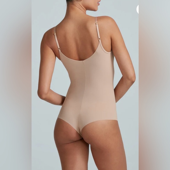 Commando Classic Cami Bodysuit - Picture 2 of 7